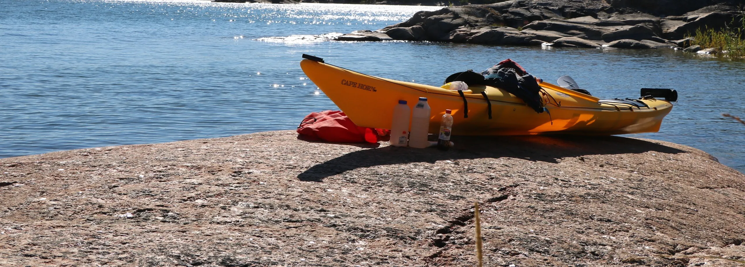 kayak på berghäll